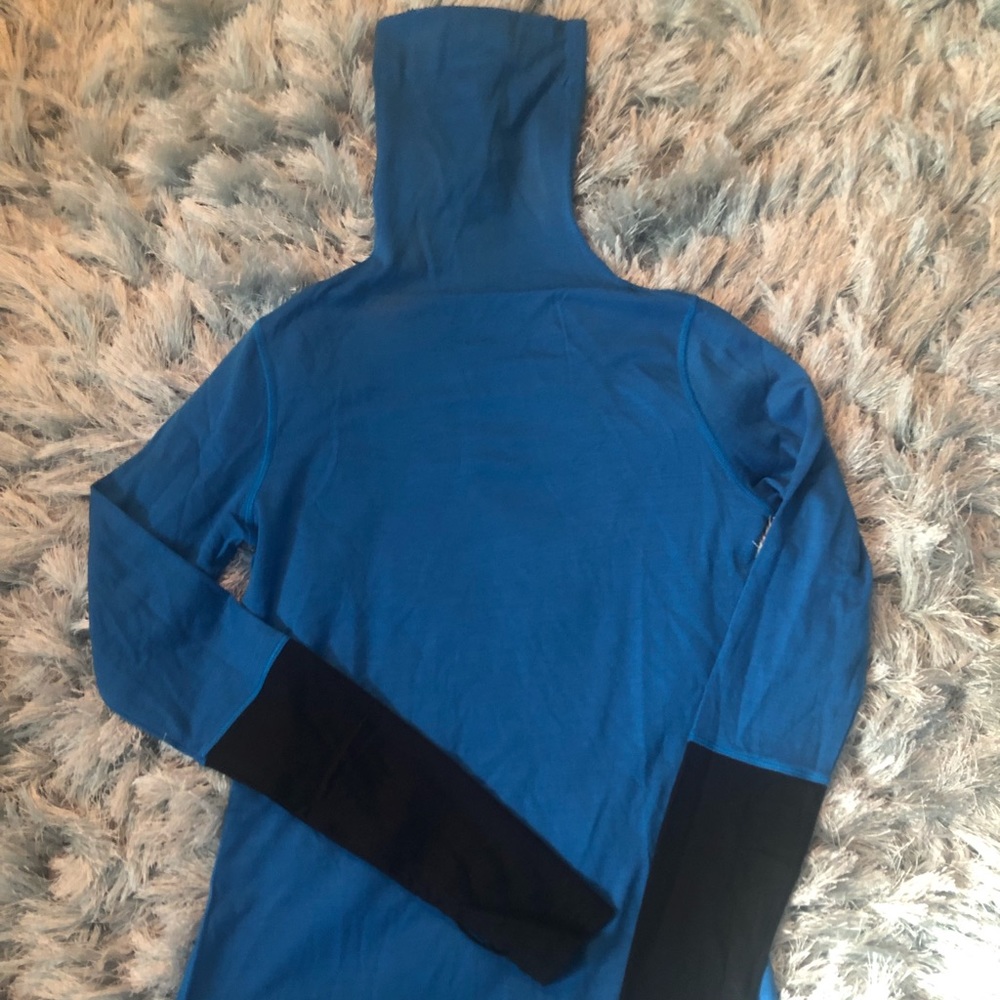 Lululemon St. Mortiz turtleneck